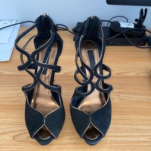 Black and gold BCBG Maxazria platform heels